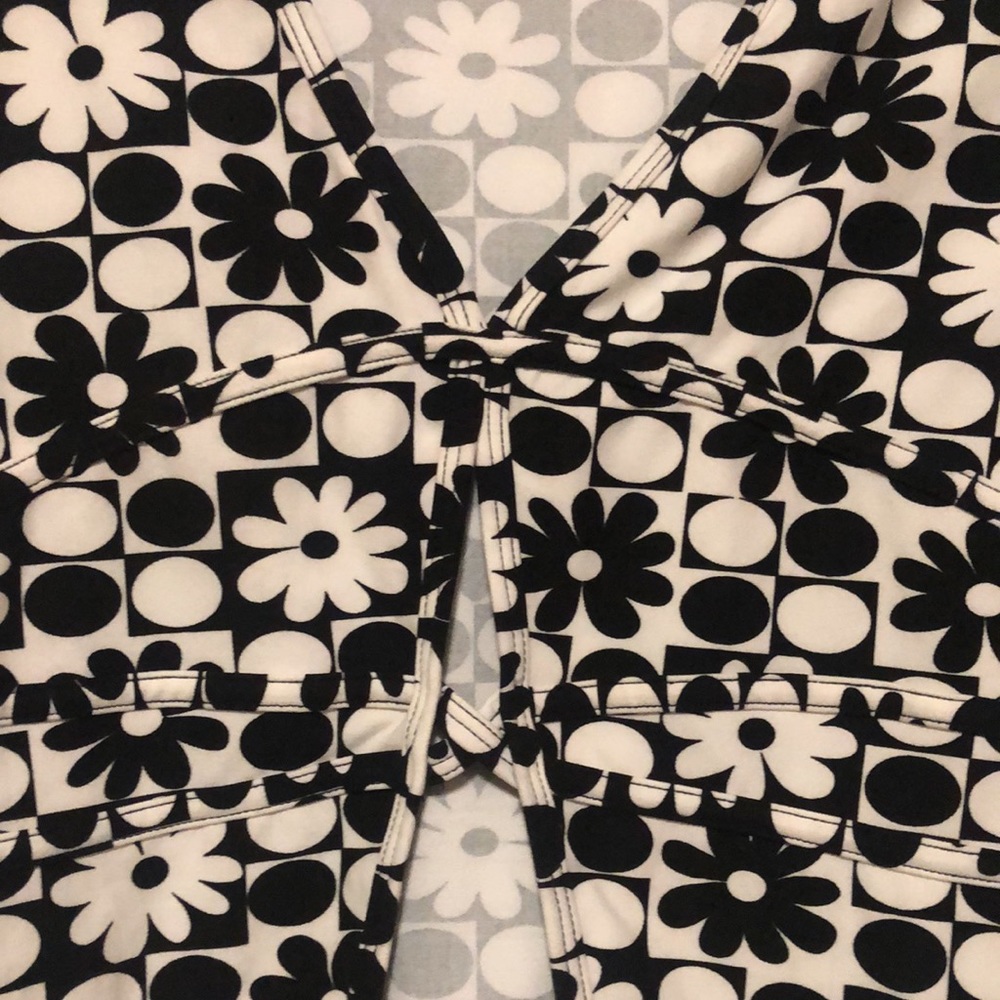 Feathers 2 Piece Print 70’s Style Black And Cream… - image 6